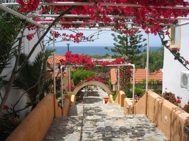 ホテル Bella Vista シッシ エクステリア 写真